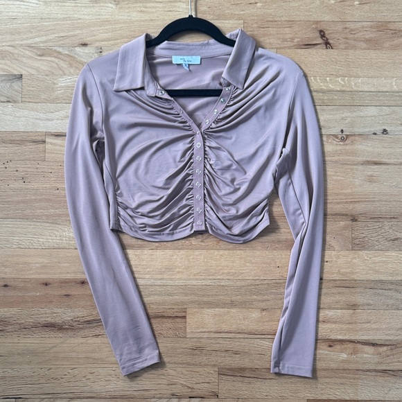 Chic Button-Down Mauve Crop Top - Picture 1 of 1